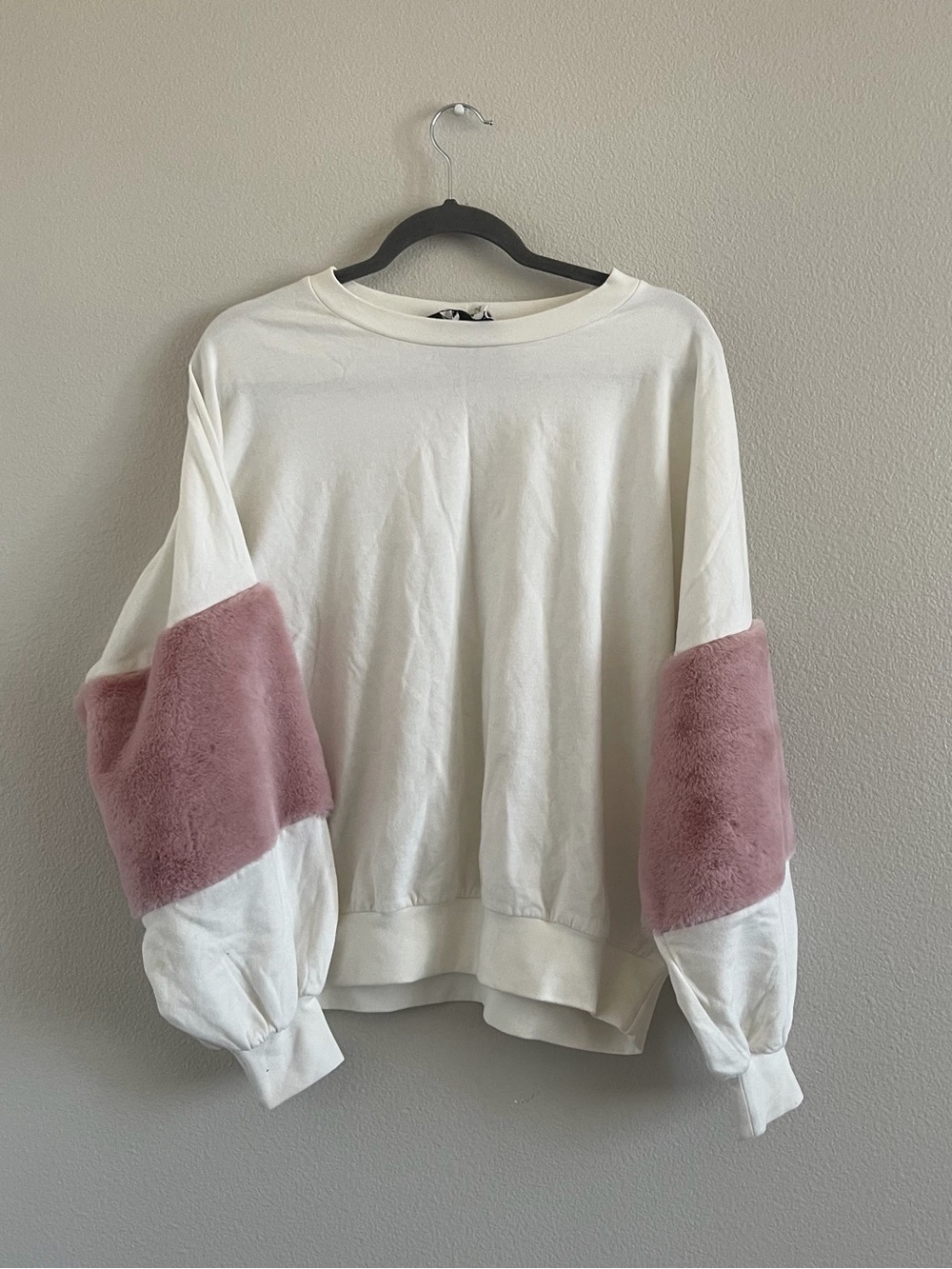 Young Fabulous & Broke Cream Sweatshirt with Dusty Rose Faux Fur Sleeve Panels